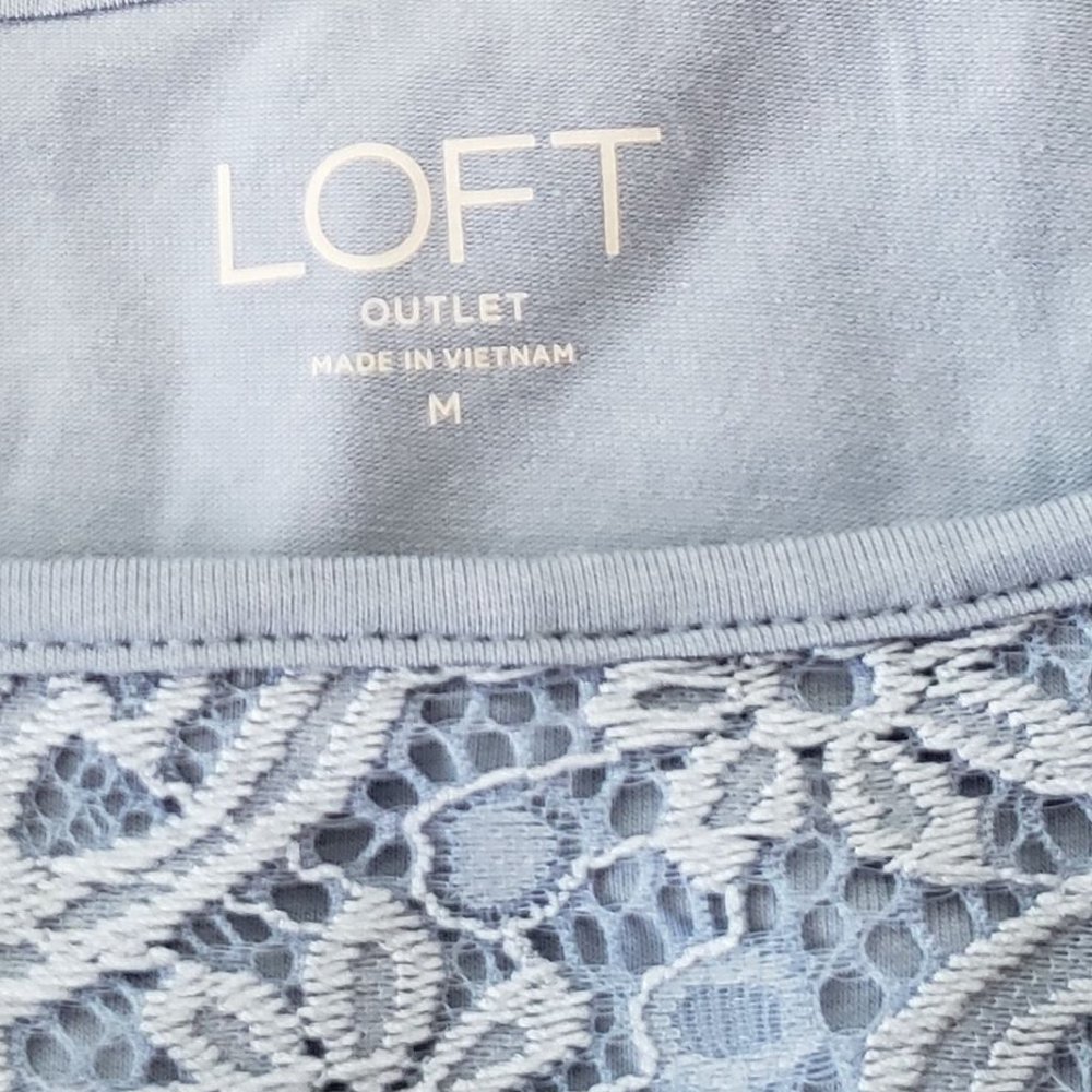 NEW Embroidered Lace Scoop Neck beatiful blue Cami Loft SZ LG - Picture 5 of 7